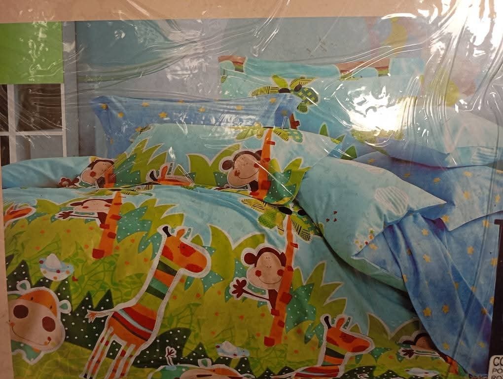 Vaikiškas patalynės komplektas 4-rių dalių 160x200